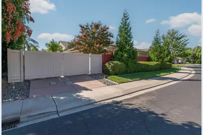 190 Kentucky Court, Manteca, CA 95337 - Photo 8