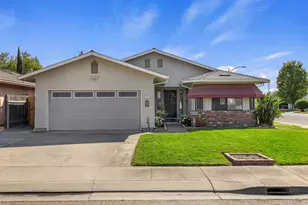 2 N Pinewood Ct, Lodi, CA 95242 - Photo 1