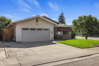 2 N Pinewood Court, Lodi, CA 95242 - Photo 2