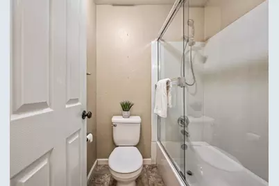 9904 River Oaks Drive, Stockton, CA 95209 - Photo 30