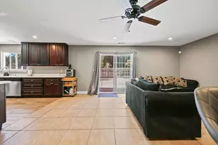 911 Graywood Cir, Stockton, CA 95209 - Photo 16