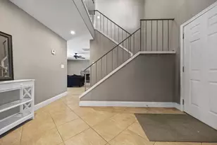 911 Graywood Cir, Stockton, CA 95209 - Photo 4