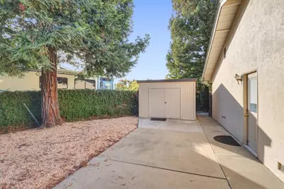 8779 Aquarius Avenue, Elk Grove, CA 95624 - Photo 44
