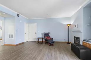 5201 Laguna Oaks Dr, Elk Grove, CA 95758 - Photo 4