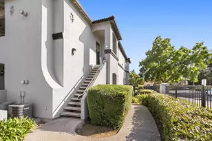 5201 Laguna Oaks Dr, Elk Grove, CA 95758 - Photo 2