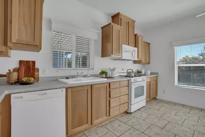 Queen Way #29, Livingston, CA 95334 - Photo 16
