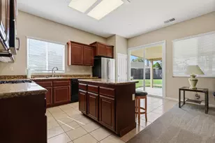 1712 Orinda Ct, Plumas Lake, CA 95961 - Photo 8