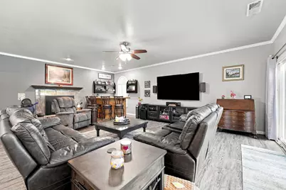 8634 Wilmot Court, Elk Grove, CA 95624 - Photo 6
