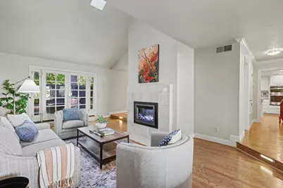 2002 University Park Dr, Sacramento, CA 95825 - Photo 8