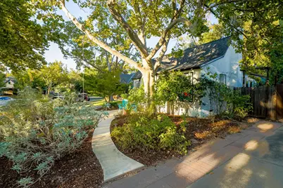 2813 27th Street, Sacramento, CA 95818 - Photo 4