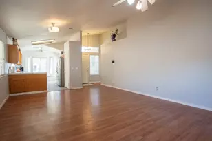 10457 River Oaks Dr, Stockton, CA 95209 - Photo 6