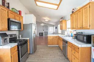 10457 River Oaks Dr, Stockton, CA 95209 - Photo 10