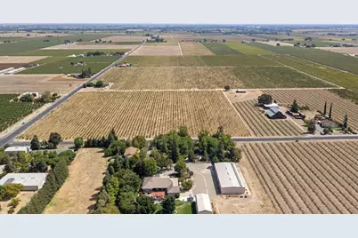 4248 W Woodbridge Road, Lodi, CA 95242 - Photo 4