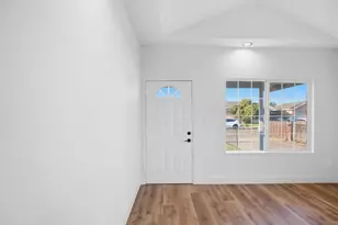 1300 N E St, Livingston, CA 95334 - Photo 6