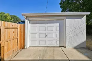 3801 Y St, Sacramento, CA 95817 - Photo 24