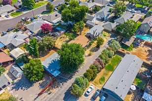 1121 El Vecino Ct, Modesto, CA 95350 - Photo 2