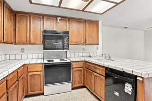 9 Rollingbrook Cir, Sacramento, CA 95833 - Photo 10
