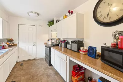 2454 Empress Street, Sacramento, CA 95815 - Photo 12