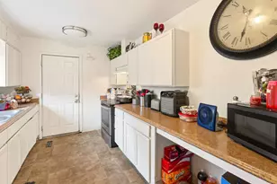 2454 Empress St, Sacramento, CA 95815 - Photo 12