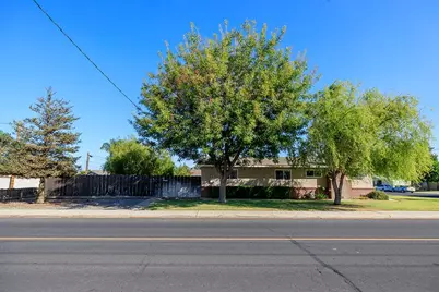 1937 Mulberry Way, Hughson, CA 95326 - Photo 4