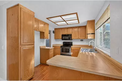 4233 Rosecrest Way, Sacramento, CA 95826 - Photo 4