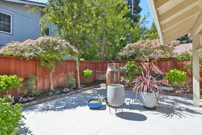 2 Free River Ct, Sacramento, CA 95831 - Photo 12