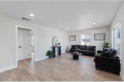 870 S Minaret, Turlock, CA 95380 - Photo 4