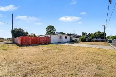 870 S Minaret, Turlock, CA 95380 - Photo 2