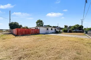 870 S Minaret, Turlock, CA 95380 - Photo 2