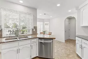 8248 Cliffe Way, Sacramento, CA 95828 - Photo 14