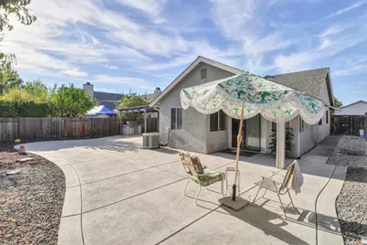 8248 Cliffe Way, Sacramento, CA 95828 - Photo 34