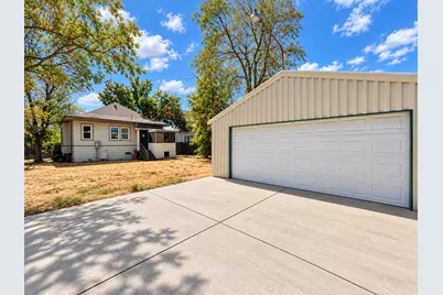 110 W Myrtle Street, Hanford, CA 93230 - Photo 12