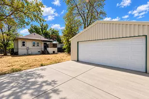 110 W Myrtle St, Hanford, CA 93230 - Photo 12