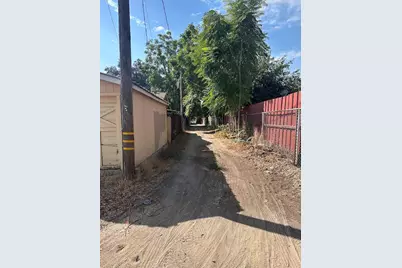 960 Kenwood Avenue, Turlock, CA 95380 - Photo 22