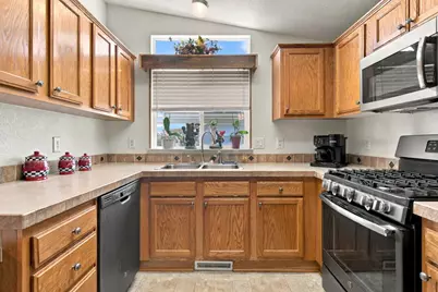 E Yosemite Avenue #186, Manteca, CA 95336 - Photo 20