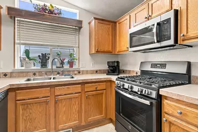 E Yosemite Avenue #186, Manteca, CA 95336 - Photo 22