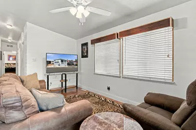 E Yosemite Avenue #186, Manteca, CA 95336 - Photo 8