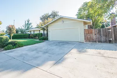 9430 2nd Avenue, Elk Grove, CA 95624 - Photo 2