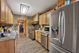 708 Center Rd, Susanville, CA 96130 - Photo 12