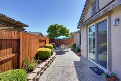 7531 Abbey Circle, Elk Grove, CA 95757 - Photo 38