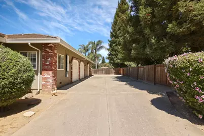 10117 Del Almendra Drive, Oakdale, CA 95361 - Photo 8