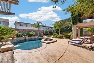 701 Rolling Green Dr, West Sacramento, CA 95605 - Photo 4