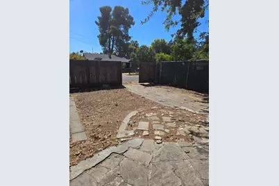2052 S Tuxedo Avenue, Stockton, CA 95204 - Photo 6