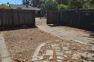 2052 S Tuxedo Ave, Stockton, CA 95204 - Photo 6