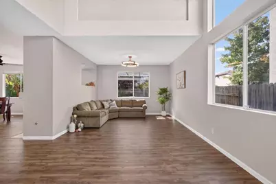 2349 Medallion Way, Lodi, CA 95242 - Photo 8