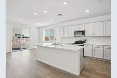 2447 Golden Bear St, Manteca, CA 95337 - Photo 2