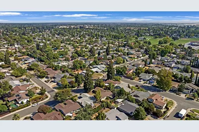 9200 Condesa Drive, Sacramento, CA 95826 - Photo 38