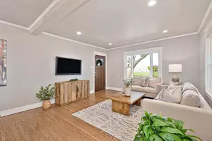 2225 36th St, Sacramento, CA 95817 - Photo 12