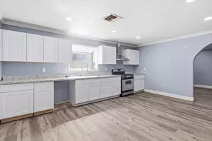 2930 Albatross Wy, Sacramento, CA 95815 - Photo 10