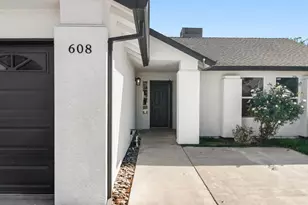 608 Bronze Ln, Waterford, CA 95386 - Photo 4